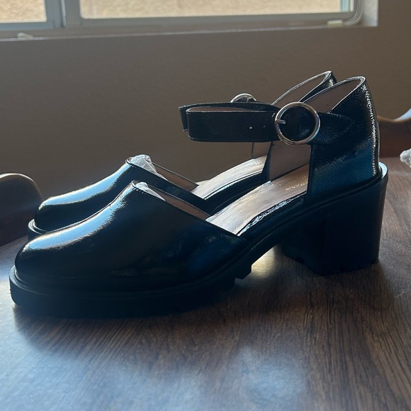 Seychelles lock and key patent leather size 9 platform heels - Picture 5 of 6